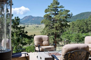 Mountain Luxury & Views Galore Near Palmer Lake
